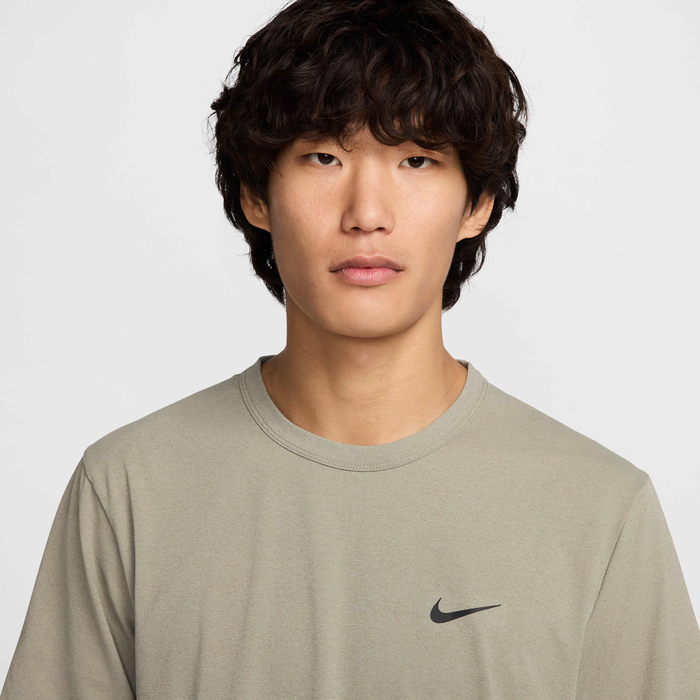 Nike Hyverse Dri-FIT Kişilər üçün qısaqol köynək