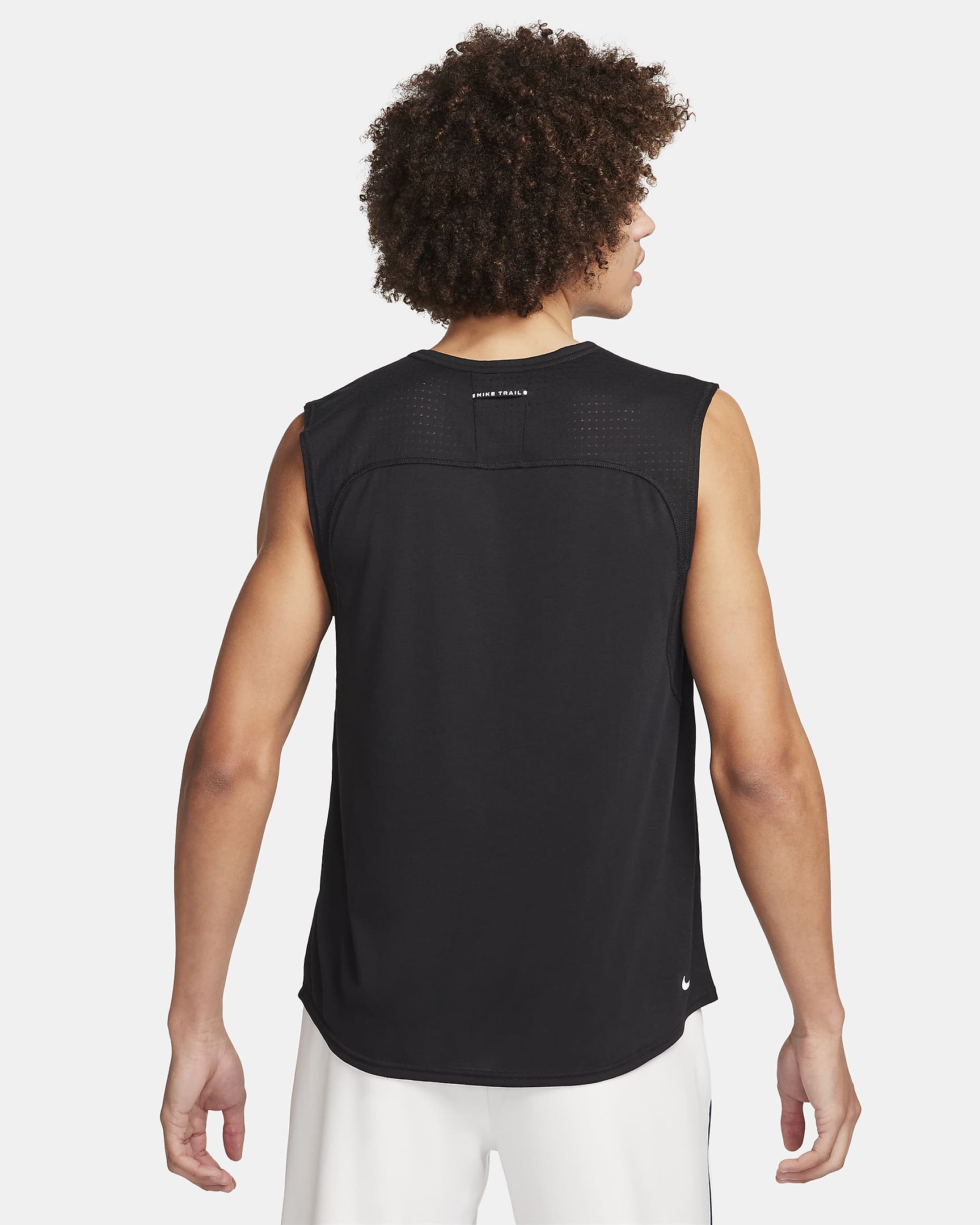 NIKE SOLAR CHASE
MEN'S TANK TOP