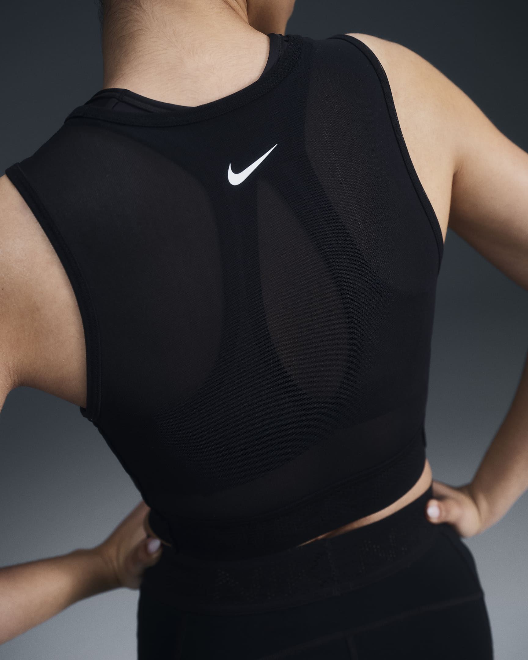 NIKE PRO
WOMEN'S CROP TOP