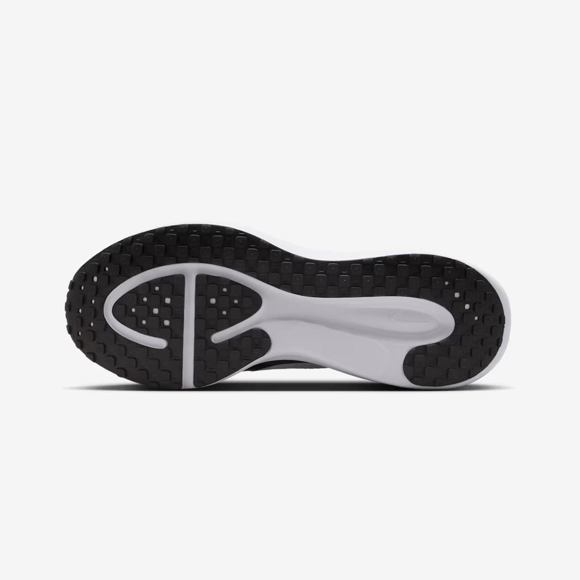 Nike Revolution 8 EasyOn Sneakers Men