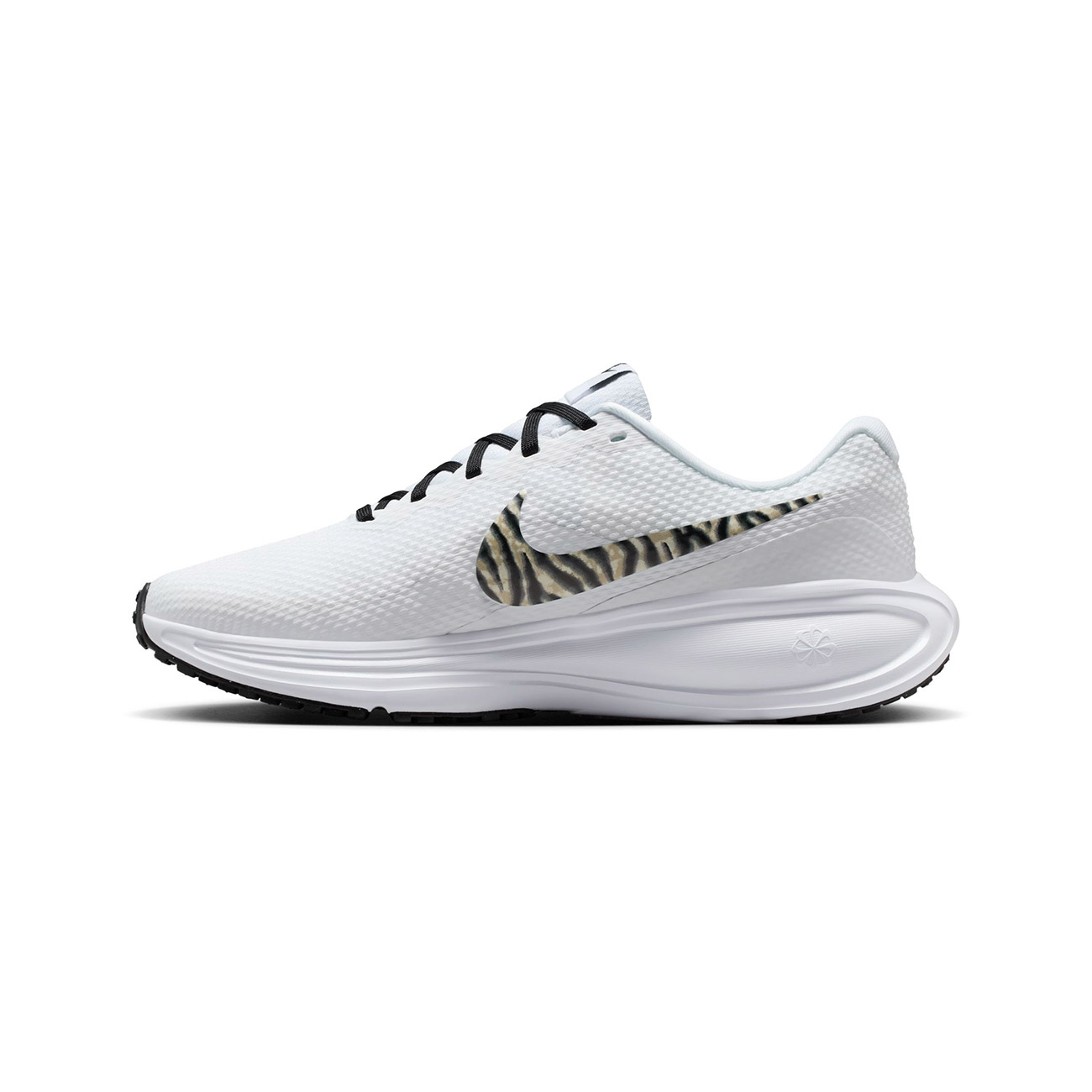 NIKE REVOLUTION 8 Sneakers Women